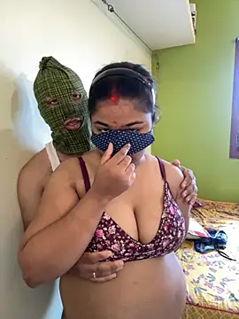 Snapshot of hotty_Sexy-couple chatting on 23, 9, 2025 hotty Sexy-couple online show from 23, 9, 2025