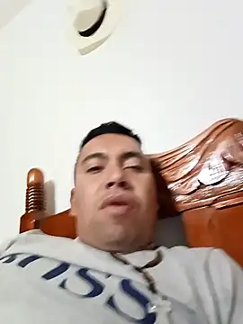 Snapshot of Diego_leon27 chatting on 8, 1, 2025 Diego leon27 online show from 8, 1, 2025