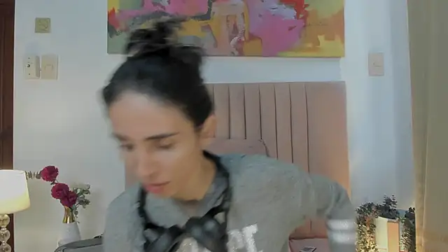 Nina Cavaali online show from 7, 10, 2025