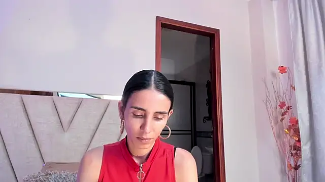 Nina Cavaali online show from 10, 11, 2025