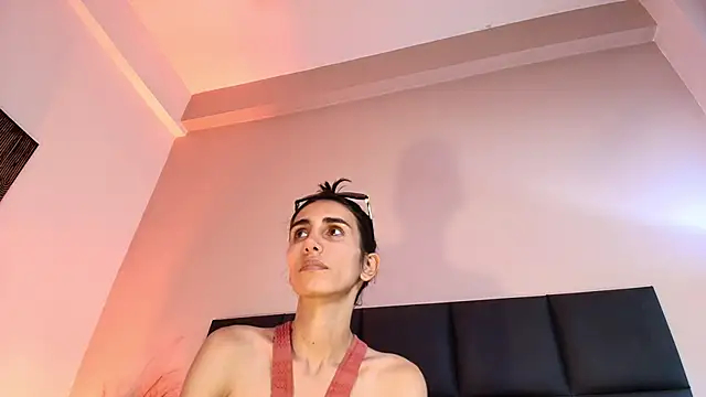 Nina Cavaali online show from 15, 9, 2025