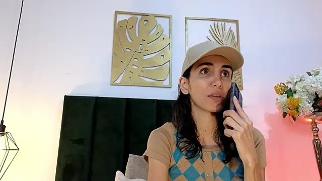 Nina Cavaali online show from 28, 9, 2025