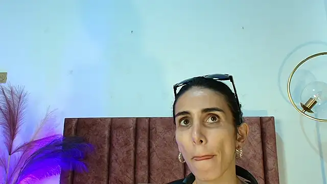 Nina Cavaali online show from 20, 9, 2025