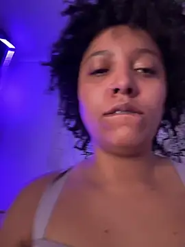 Snapshot of michell_bling1 chatting on 15, 3, 2025 michell bling1 online show from 15, 3, 2025