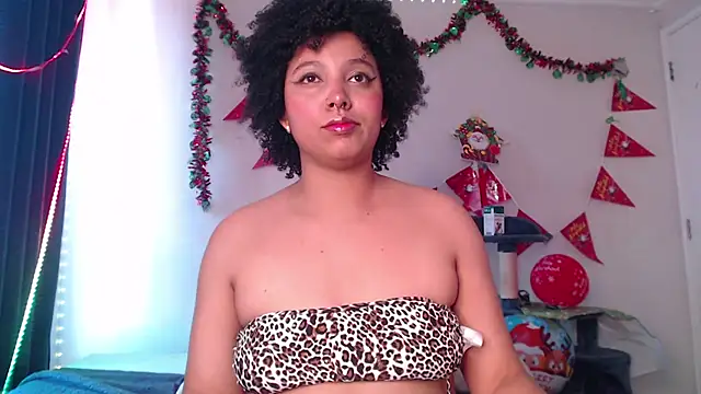 Snapshot of michell_bling1 chatting on 29, 12, 2024 michell bling1 online show from 29, 12, 2024