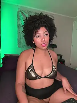 Snapshot of michell_bling1 chatting on 21, 1, 2025 michell bling1 online show from 21, 1, 2025