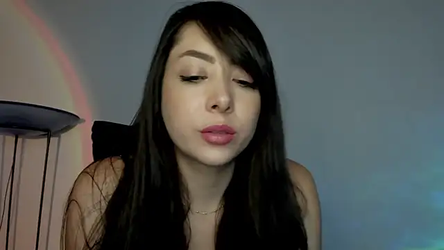 Mila  Paramo online show from 8, 3, 2025