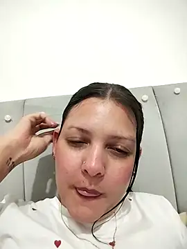 Snapshot of Mia_Hampton chatting on 2, 4, 2026 Mia Hampton online show from 2, 4, 2026
