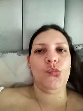 Snapshot of Mia_Hampton chatting on 16, 4, 2026 Mia Hampton online show from 16, 4, 2026