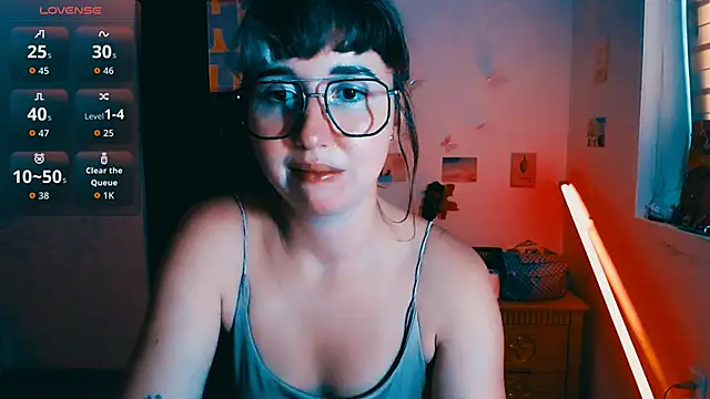 Cosmo Riri online show from 28, 5, 2026
