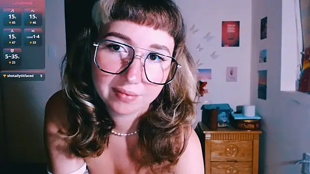 Cosmo Riri online show from 8, 4, 2026