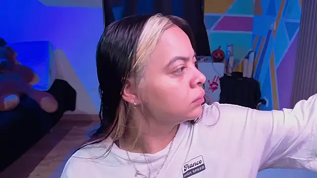 Cuttiealice online show from 1, 11, 2025