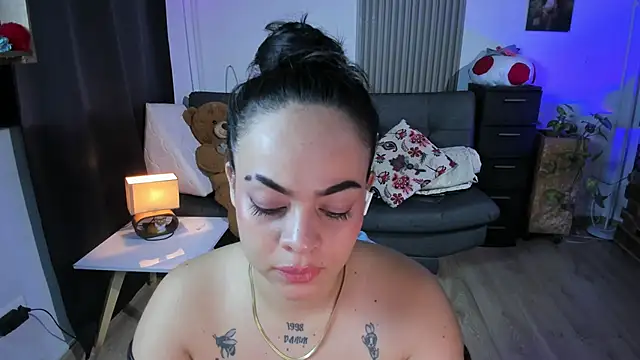 Cuttiealice online show from 8, 3, 2025