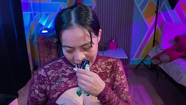 Cuttiealice online show from 13, 10, 2025