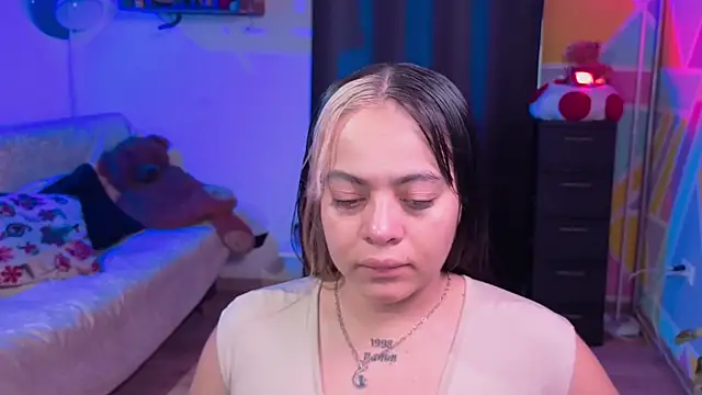 Cuttiealice online show from 9, 11, 2025