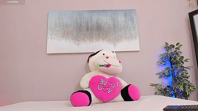 Snapshot of Briana_Wells_ chatting on 5, 11, 2025 Briana Wells online show from 5, 11, 2025