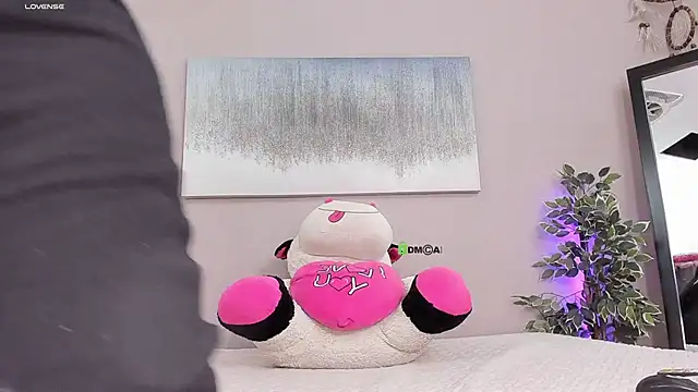 Snapshot of Briana_Wells_ chatting on 21, 10, 2025 Briana Wells online show from 21, 10, 2025