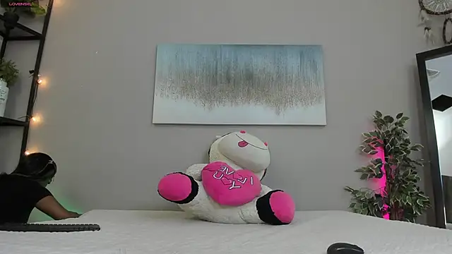 Snapshot of Briana_Wells_ chatting on 1, 11, 2025 Briana Wells online show from 1, 11, 2025