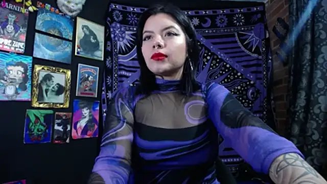 Yourmadame P online show from 23, 10, 2025