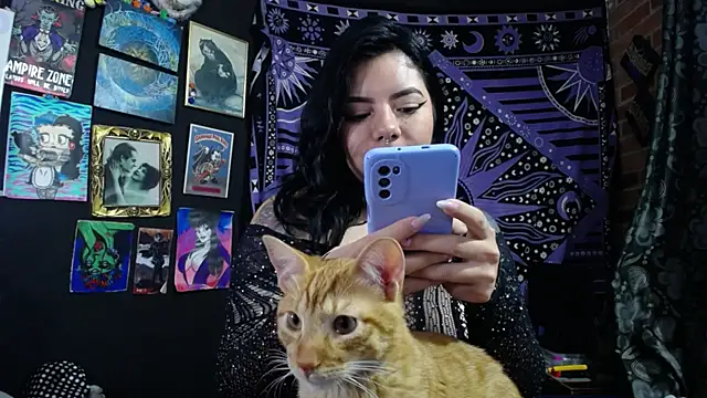 Yourmadame P online show from 23, 4, 2026