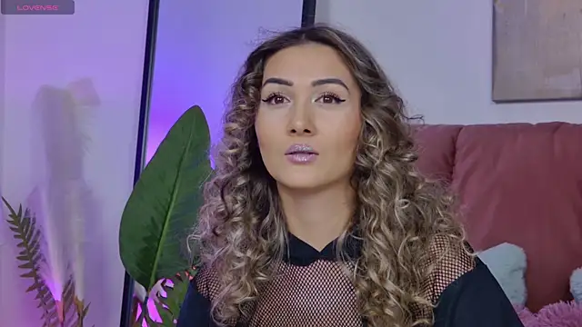 Snapshot of NicolLopeze chatting on 7, 11, 2025 NicolLopeze online show from 7, 11, 2025