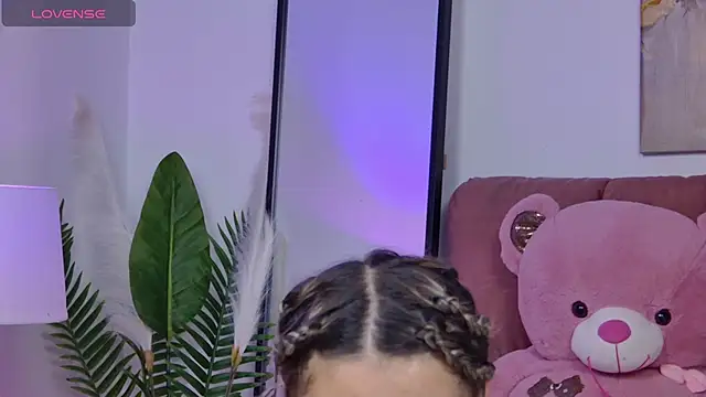 Snapshot of NicolLopeze chatting on 19, 11, 2025 NicolLopeze online show from 19, 11, 2025