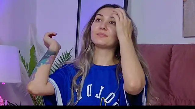 Snapshot of NicolLopeze chatting on 27, 11, 2025 NicolLopeze online show from 27, 11, 2025