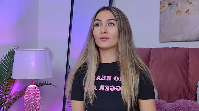 Snapshot of NicolLopeze chatting on 10, 10, 2025 NicolLopeze online show from 10, 10, 2025