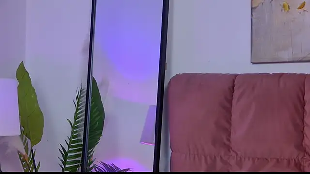 Snapshot of NicolLopeze chatting on 24, 11, 2025 NicolLopeze online show from 24, 11, 2025