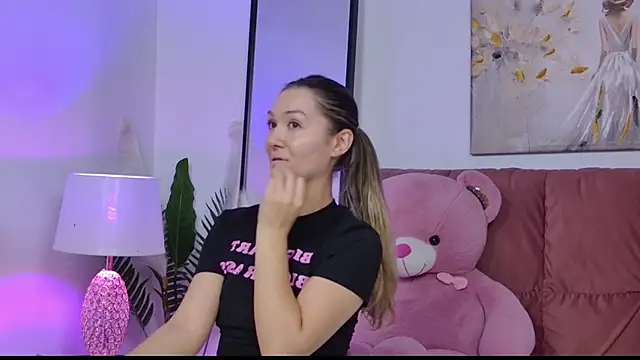 Snapshot of NicolLopeze chatting on 23, 11, 2025 NicolLopeze online show from 23, 11, 2025