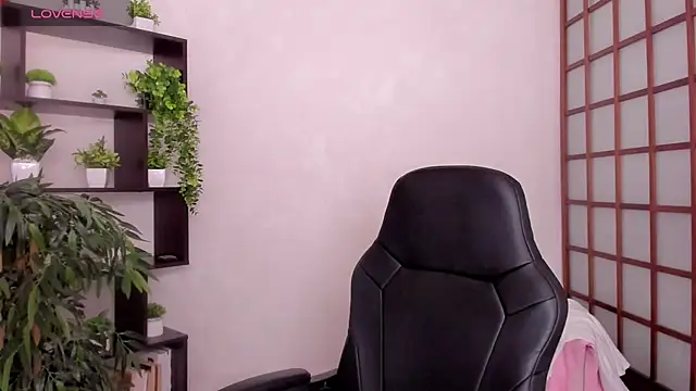KateCuddle online show from 26, 6, 2026