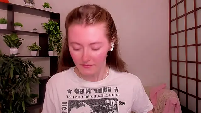 KateCuddle online show from 25, 6, 2026