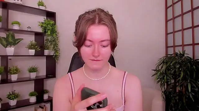 KateCuddle online show from 15, 7, 2026