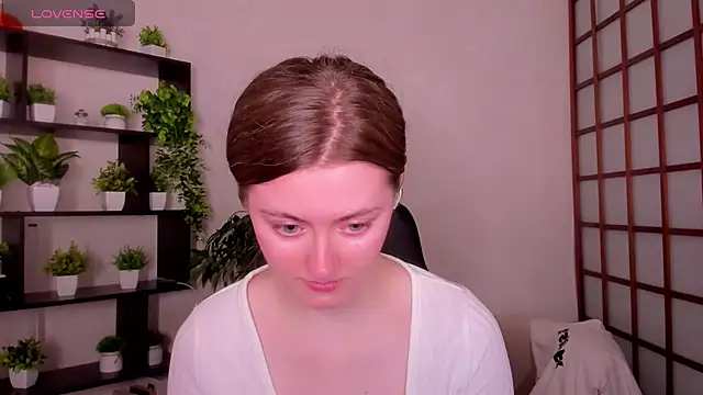 Snapshot of KateCuddle chatting on 8, 5, 2026 KateCuddle online show from 8, 5, 2026
