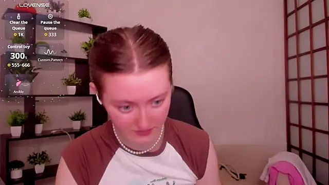 Snapshot of KateCuddle chatting on 18, 6, 2026 KateCuddle online show from 18, 6, 2026