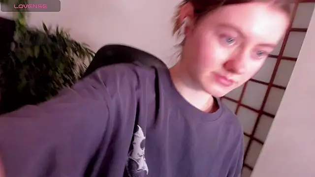 KateCuddle online show from 19, 12, 2025