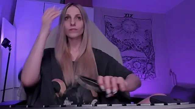 Anna Fink online show from 2, 4, 2026