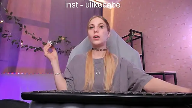 Snapshot of Anna_Fink chatting on 18, 2, 2025 Anna Fink online show from 18, 2, 2025