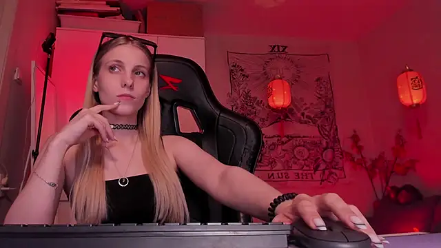 Anna Fink online show from 22, 4, 2026
