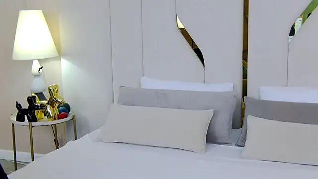 Betty Bridge online show from 6, 11, 2025