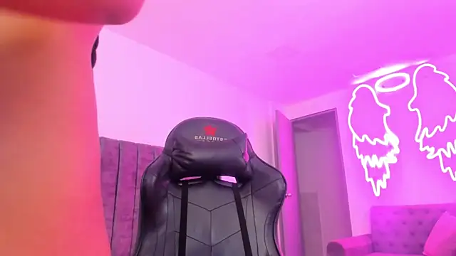 xiomara  cortes online show from 25, 11, 2025