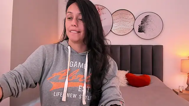 Snapshot of SaharaGarcia__ chatting on 14, 5, 2026 SaharaGarcia online show from 14, 5, 2026