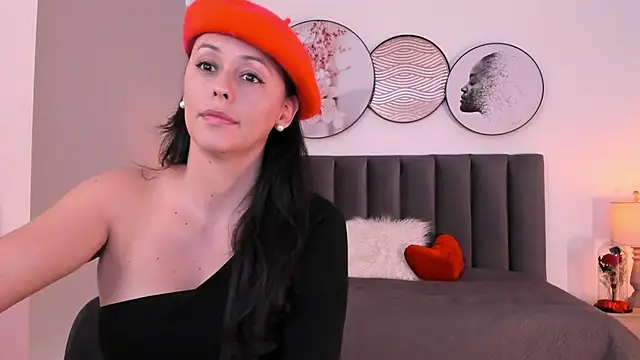 SaharaGarcia   online show from 20, 10, 2025