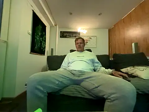 Snapshot of steveindahouse chatting on 26, 9, 2025 steveindahouse online show from 26, 9, 2025