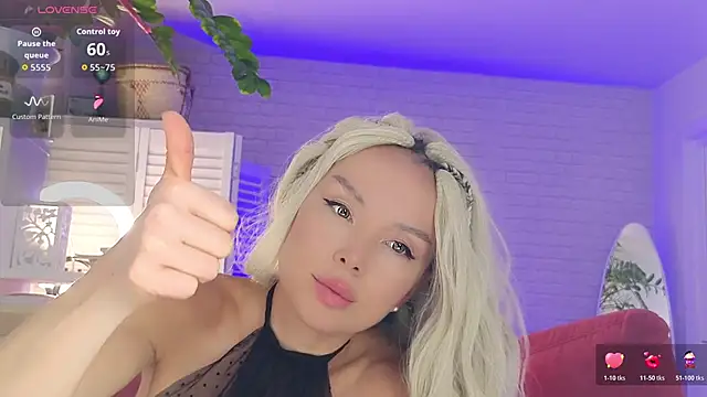 Snapshot of WhiteBunny chatting on 28, 4, 2026 WhiteBunny online show from 28, 4, 2026