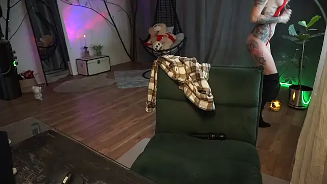 LaraPunkt online show from 23, 11, 2025