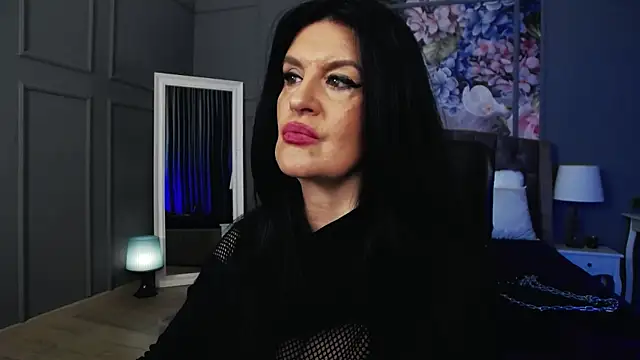 Snapshot of DomMelissaW chatting on 23, 12, 2025 DomMelissaW online show from 23, 12, 2025