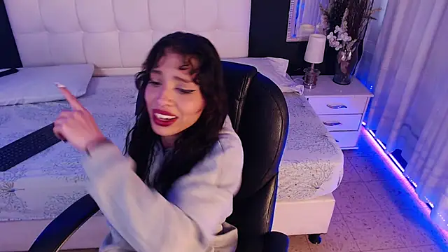 LiaVillalobos online show from 19, 12, 2025