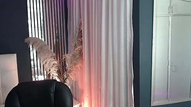 LiaVillalobos online show from 12, 3, 2026