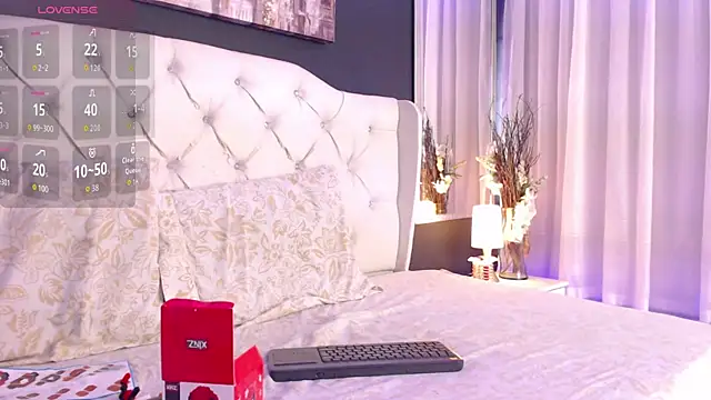 LiaVillalobos online show from 14, 11, 2025